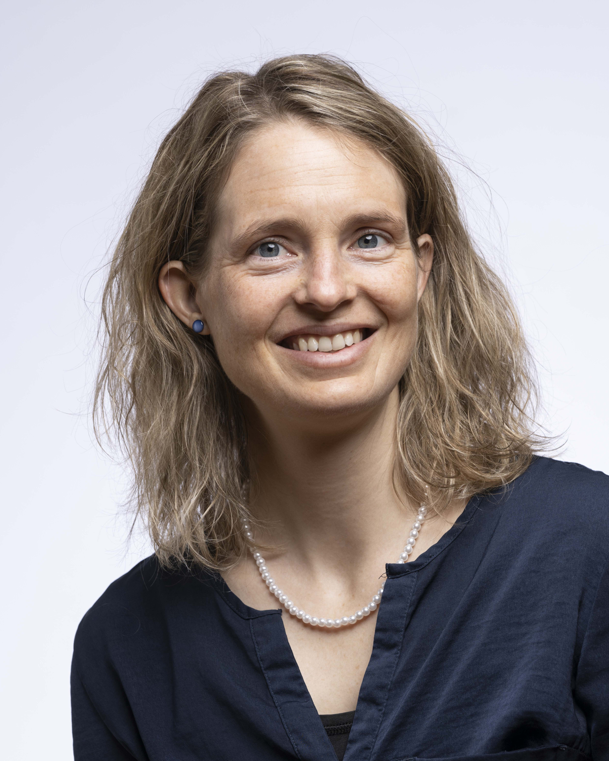 FRAU DR. PHIL. KATJA HÄMMERLI KELLER