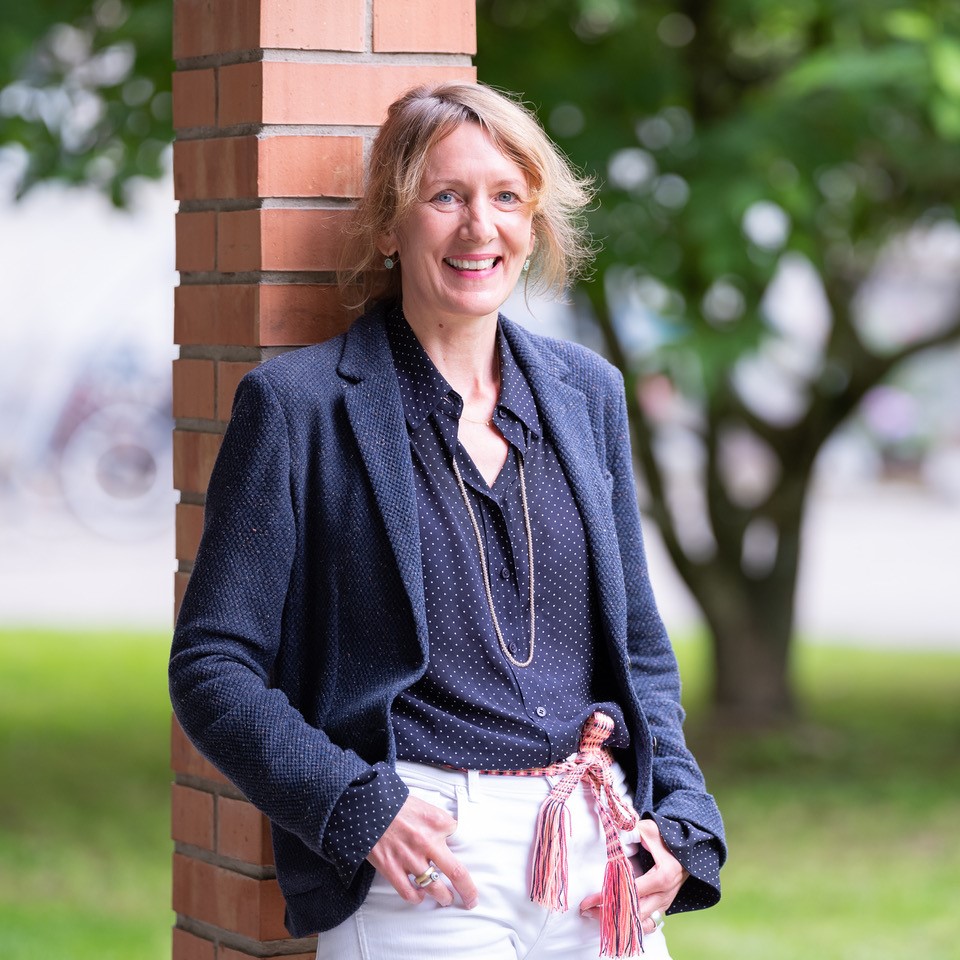 FRAU PROF. DR. PHIL. SIMONE MUNSCH